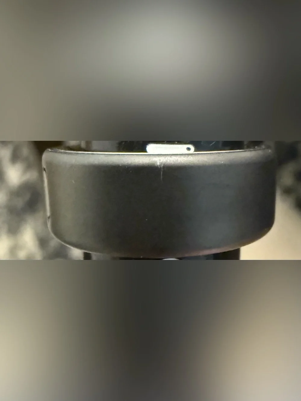 Oura Ring 4 Stealth Size 6 Includes Charger